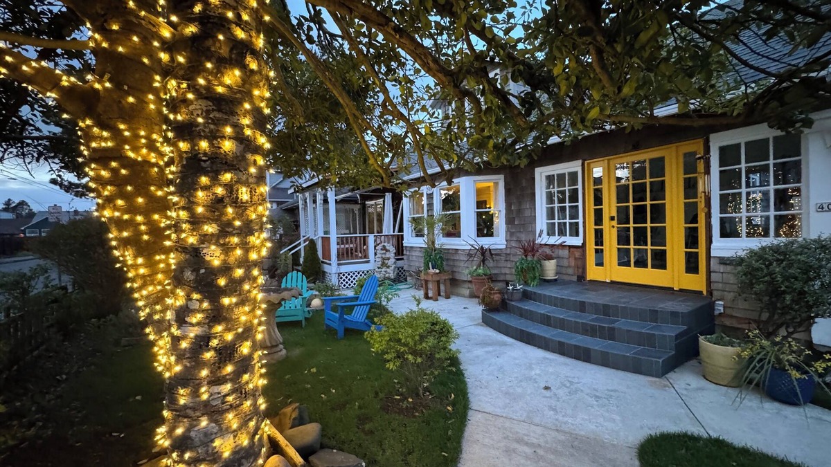 Seaside House | Beachy Chic Seaside Retreat-gas fireplace & firepit, steps to beach, prom & town