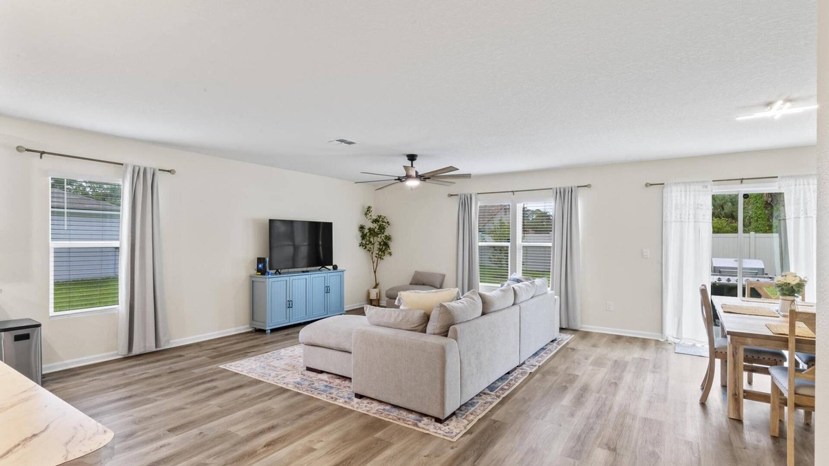 Indian Trails House | Beachy Keen Retreat | Palm Coast | Close To Golf & Beach | Dog Friendly Fenced Yard | Garage Access