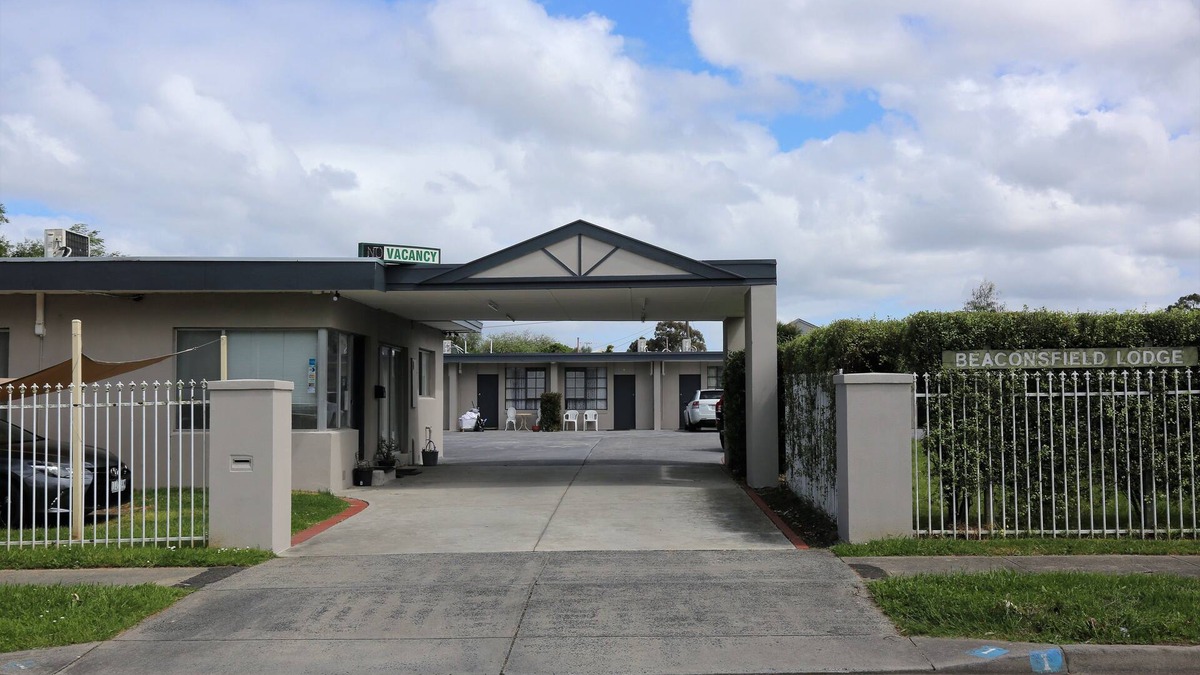 Beaconsfield Hotel | Beaconsfield Lodge Motel