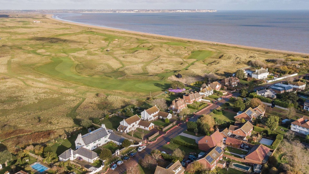Sandwich House | Beadles by Bloom Stays - charming coastal house on private coastal estate