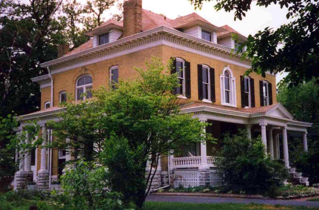 Alton Bed & Breakfast | Beall Mansion An Elegant Bed & Breakfast Inn
