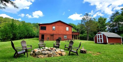 Rileyville House | Bear Bluff- pet friendly home on the river!