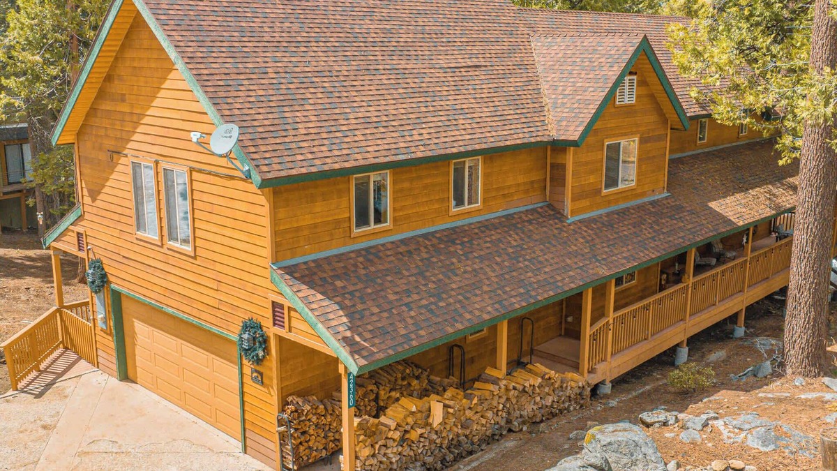 Sierra Cedars Cabin | Bear Bottoms Cabin|Huge GAME ROOM!