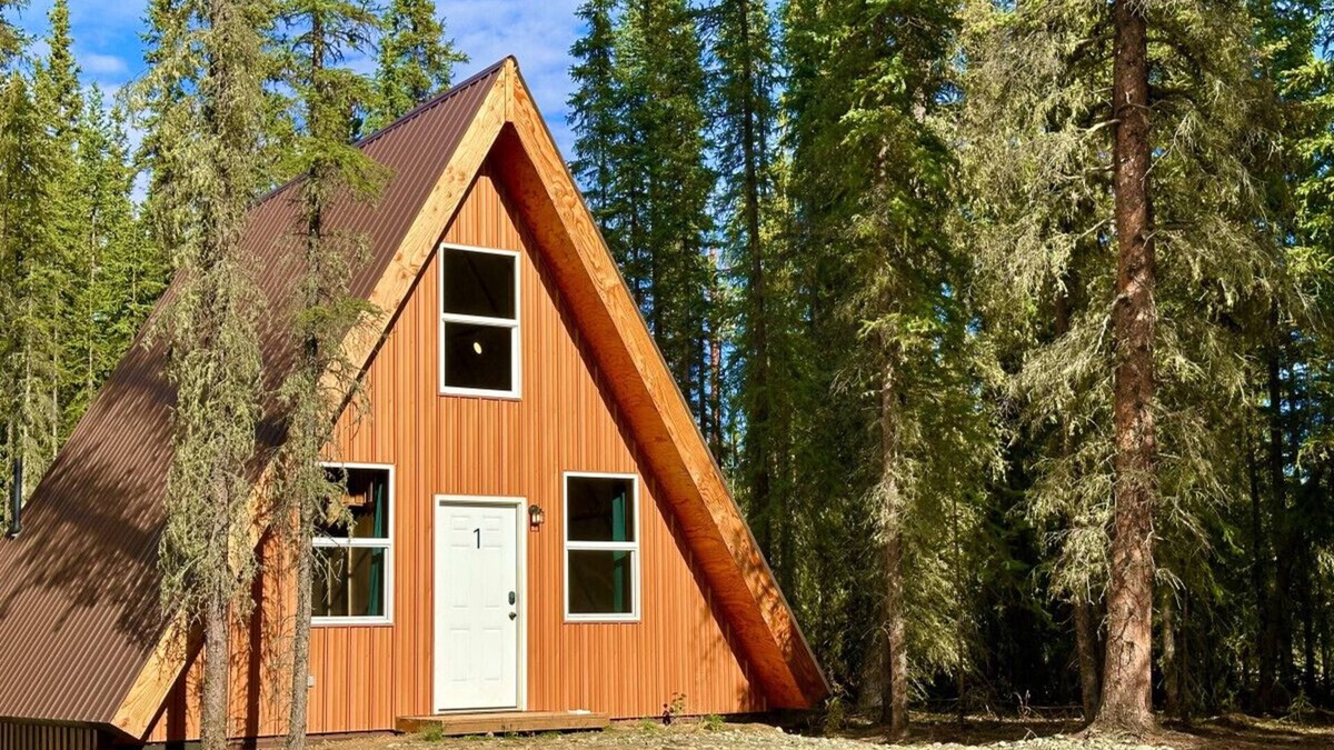 Tok Ski Chalet | Bear Cabin 1 in Tok Alaska