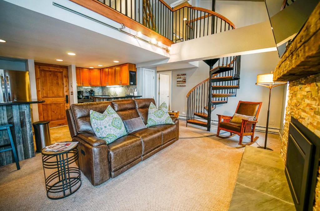 Steamboat Springs House | Bear Claw 402 - Ski-in Ski-out Condo!