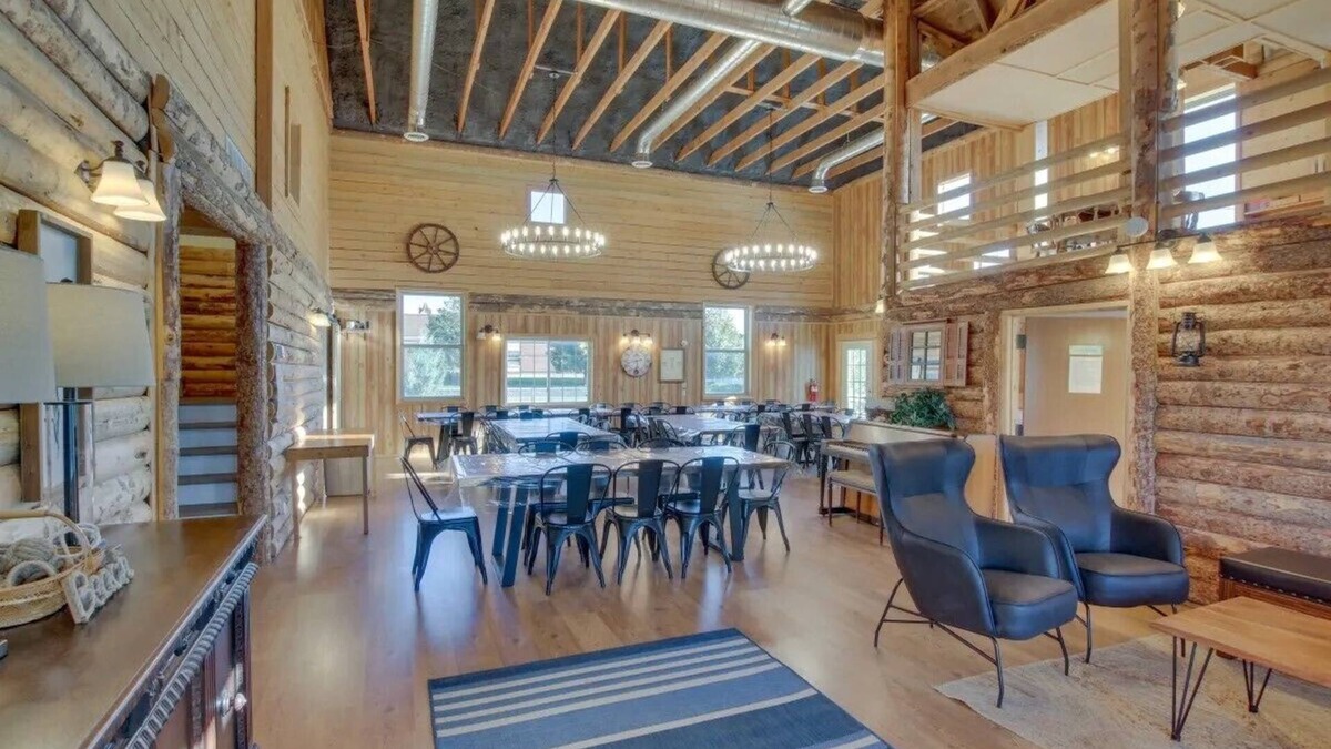 Paris House | Bear Lake Private Inn Sleep 44 Family Reunions Groups