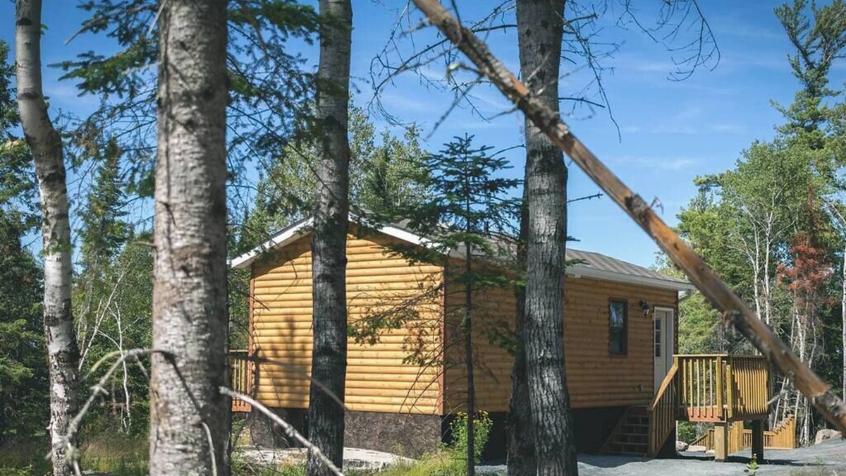 Kenora Cabin | Bear's Den Cabin - Lakewood Park Cabins