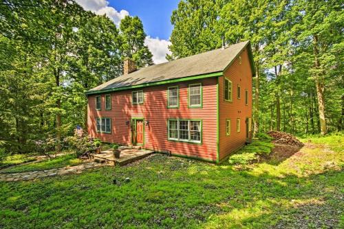 Acme House | Bear's Eye View - Mountain Retreat w/Hot Tub!