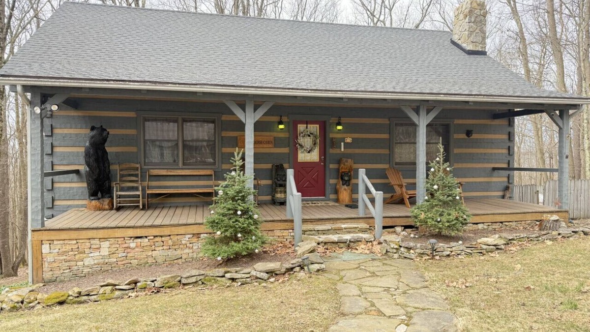 Alpine Lake Cabin | Bearadise-beautiful cabin at Alpine Lake