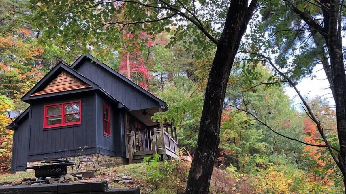 Chatsworth House | Beardsicle Bluff Cabin