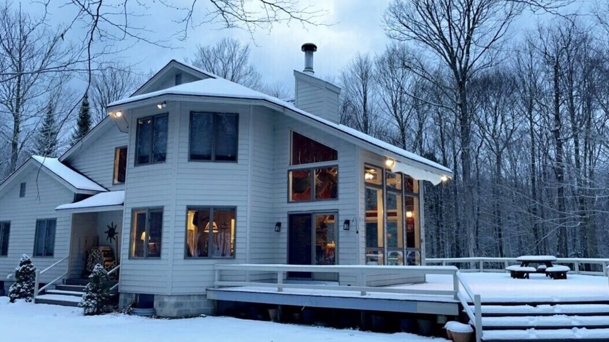 Old Forge House | Bearfoot Camp~ Luxurious Home on 5 Private Acres