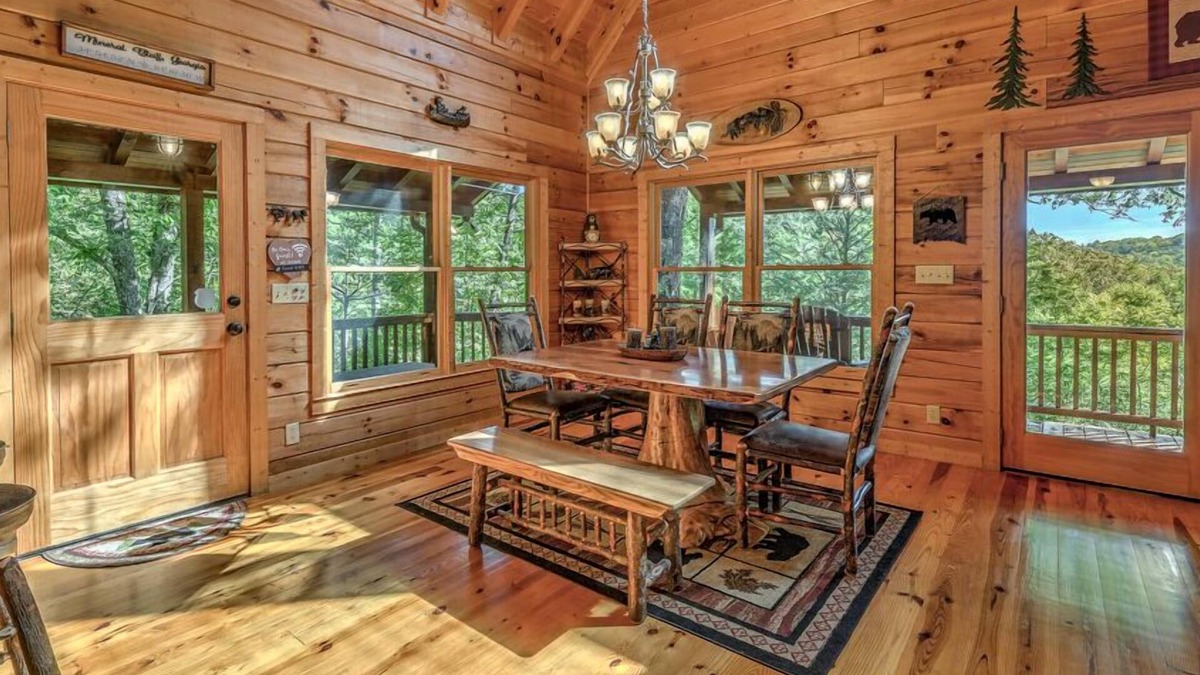 Mineral Bluff Cabin | Bearfoot Retreat - Hot Tub | Game Room | Outdoor Fire Pit