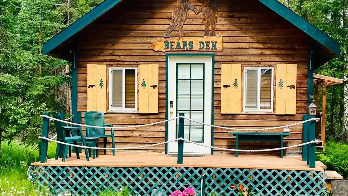 Ridgeway Cabin | Bears Den.