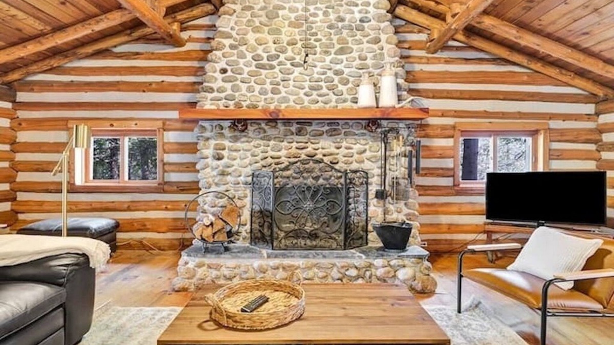 Rideau Lakes Cabin | Bears Log Cabin Retreat - private oasis on the tranquil Rideau Lakes System!