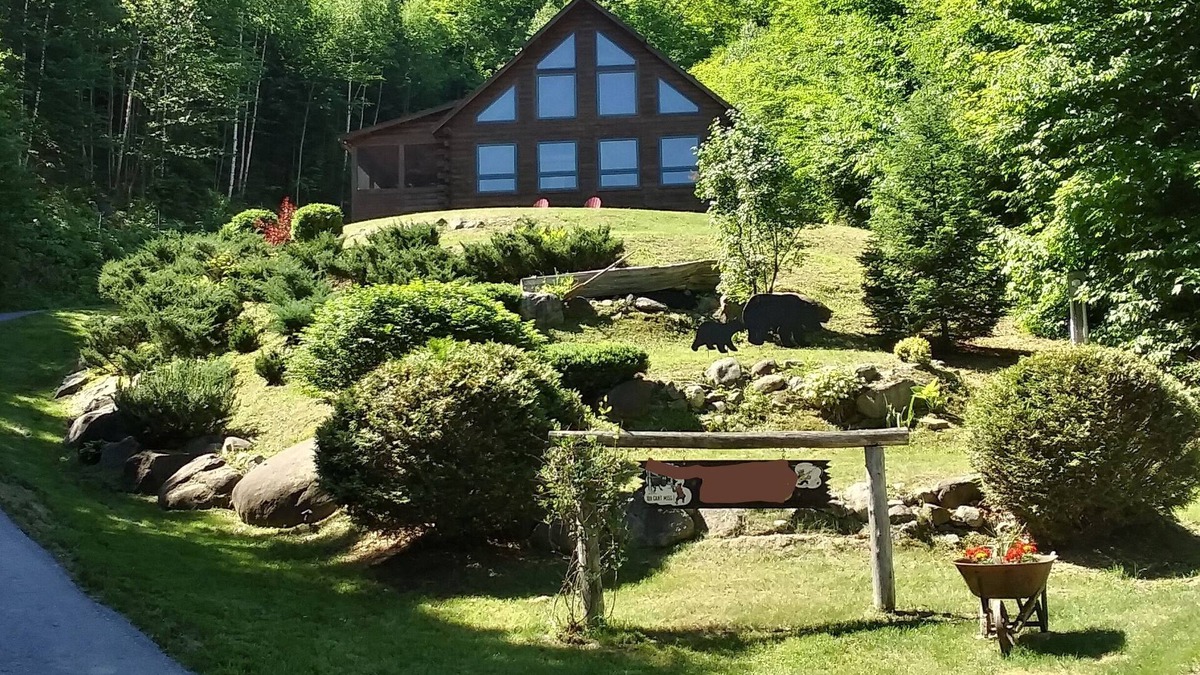 Moriah Center House | Beatiful Custom Log Home " Bear Lodge"