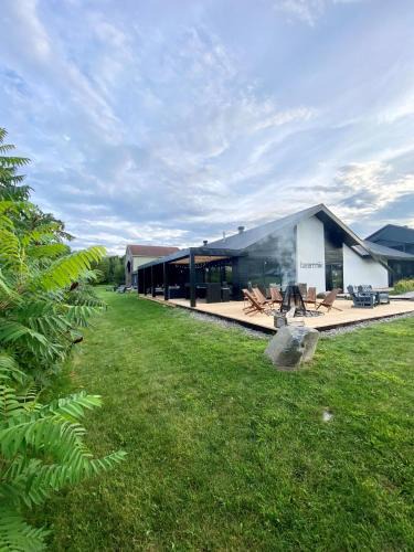 Bromont Hotel | Beatnik Hotel