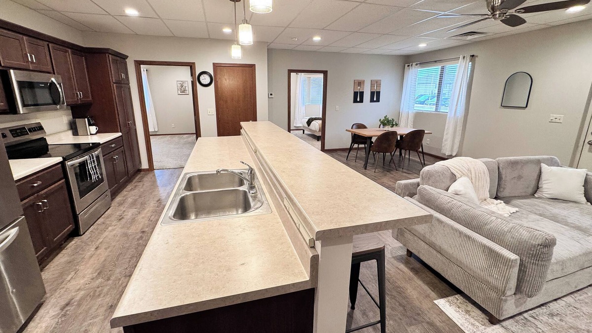 Beatrice House | Beatrice Beauty - Remodeled 2 bed 2 bath in quiet neighborhood