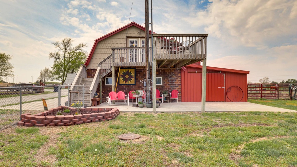 Holmesville Apartment | Beatrice Studio w/Fire Pit: Near Golf!