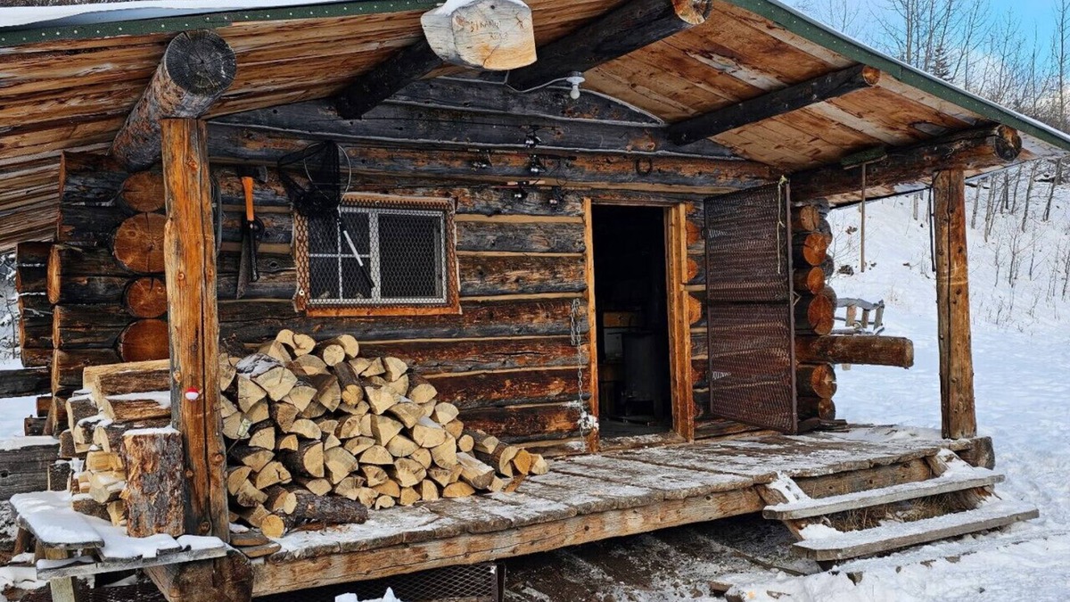Buckinghorse River Cabin | Beattie Lake Cabin.