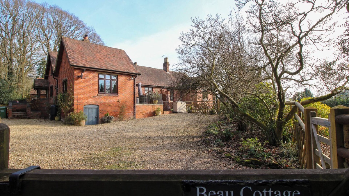 Bewdley Cottage | BEAU COTTAGE, pet friendly, character holiday cottage in Bewdley