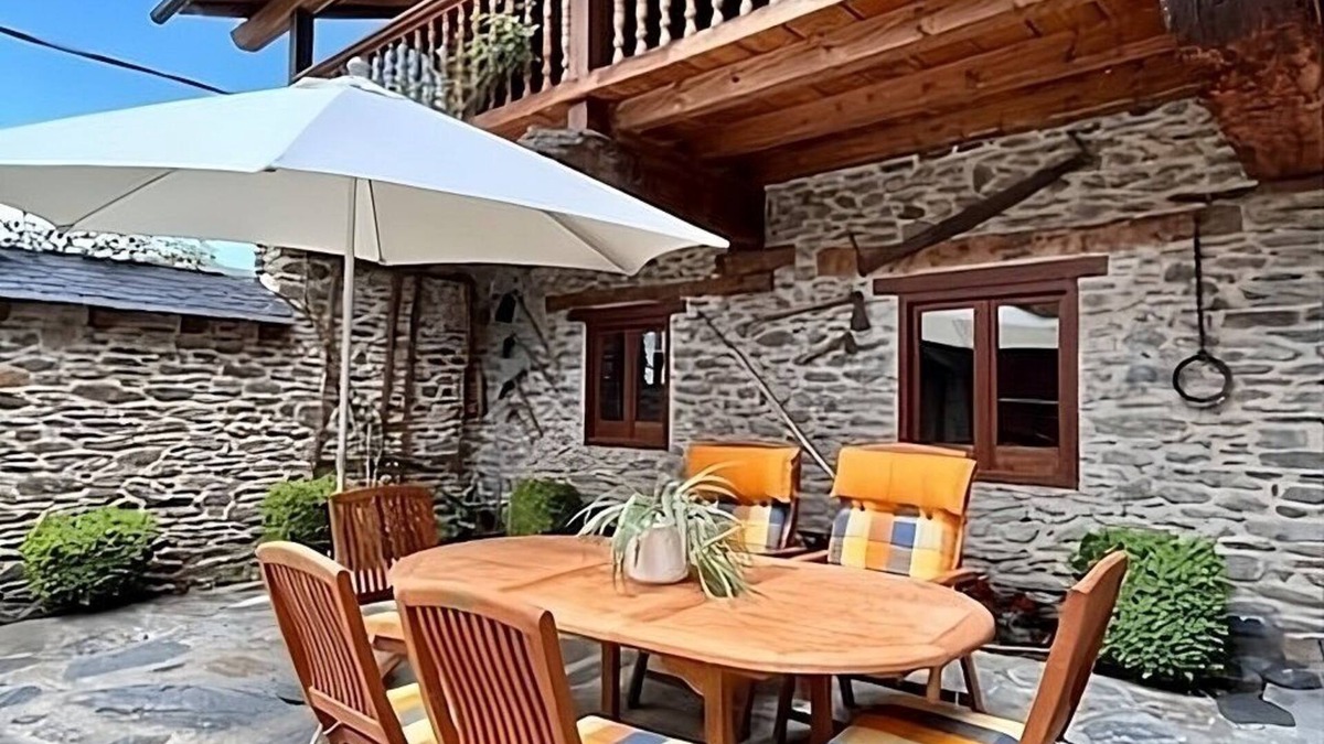 La Guingueta d'Aneu Cottage | Beautiful rural house with charm in les Valls d'Àneu.