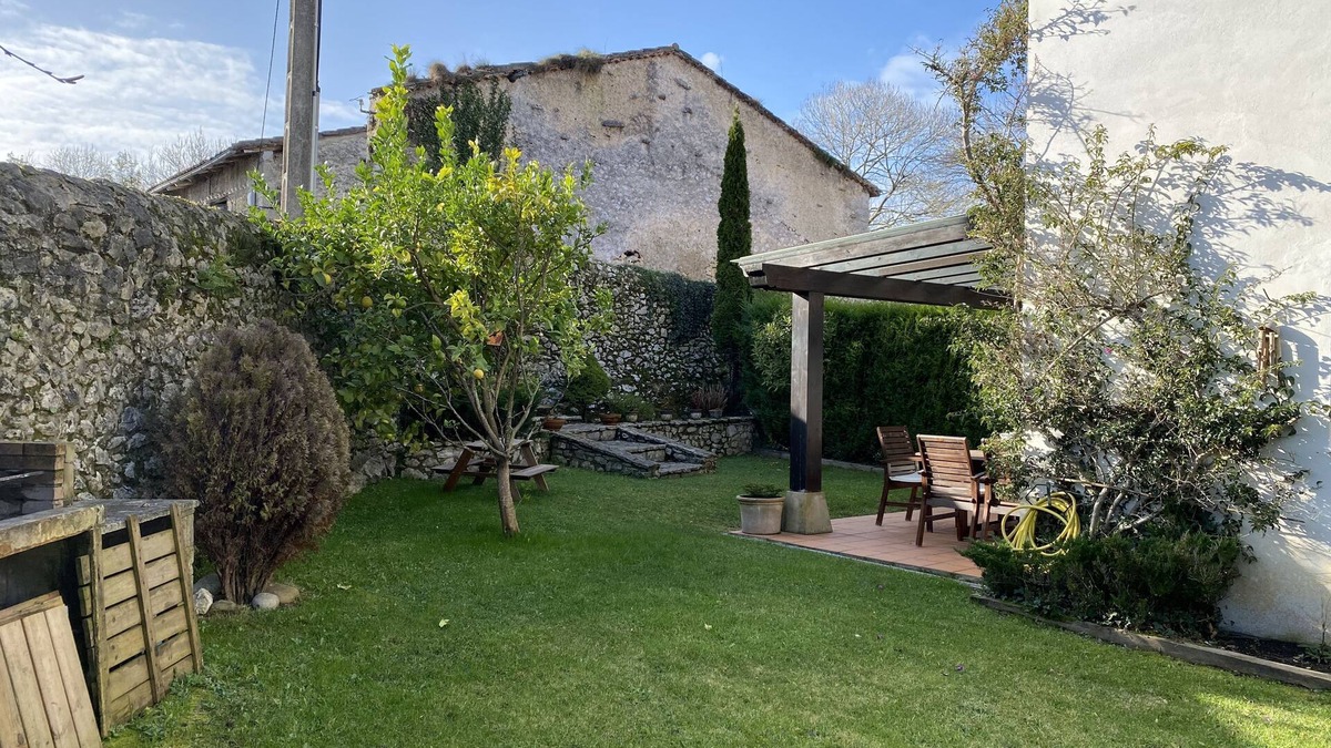 Val De San Vicente House | Beautiful house with garden in a village of Cantabria