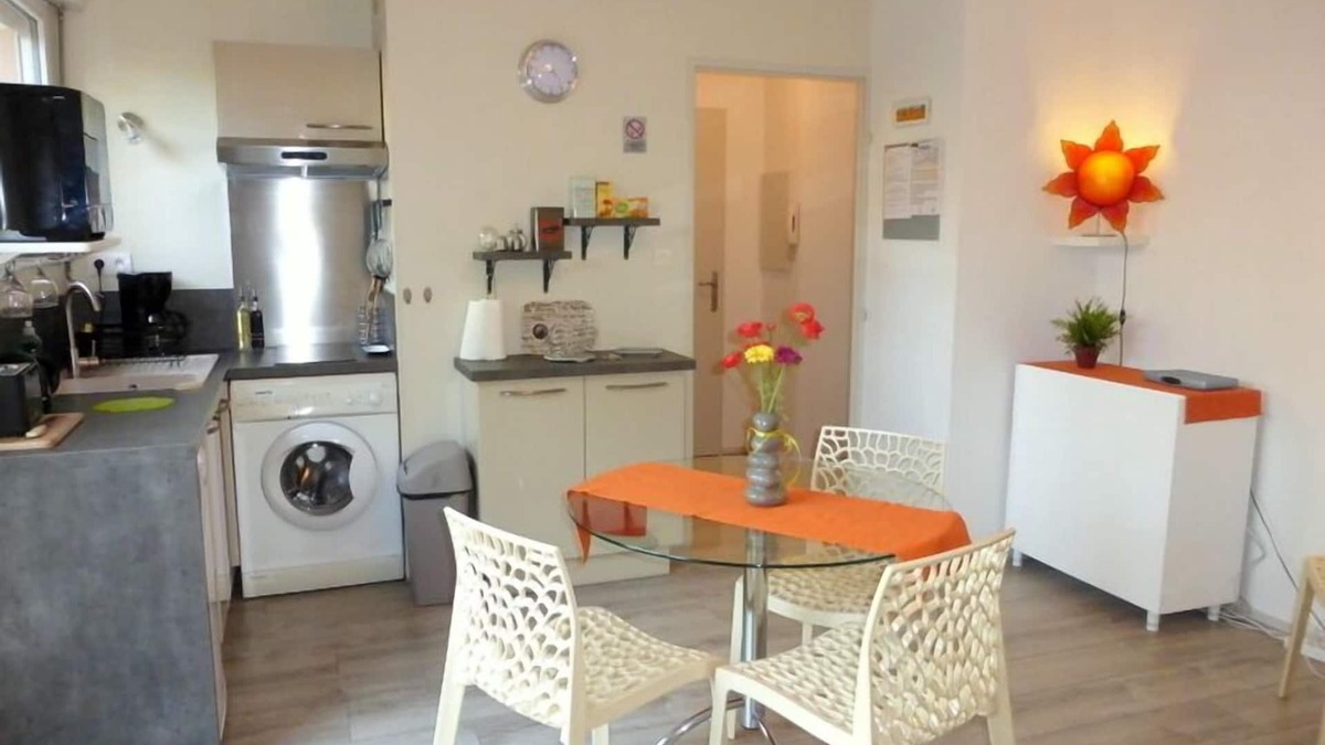 Croix de Pierre Apartment | Beau Furnished classified 3 * 3/4 Pers. + PARKING + WIFI + Garden