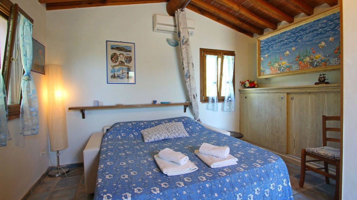Castiglione della Pescaia House | Beautiful private villa with hot tub, A/C, TV, veranda, pets allowed, panoramic view and parking