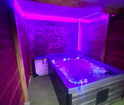 Avranches Apartment | Beau Loft room proche mont saint Michel jaccuzi illimité en plein centre Avranches