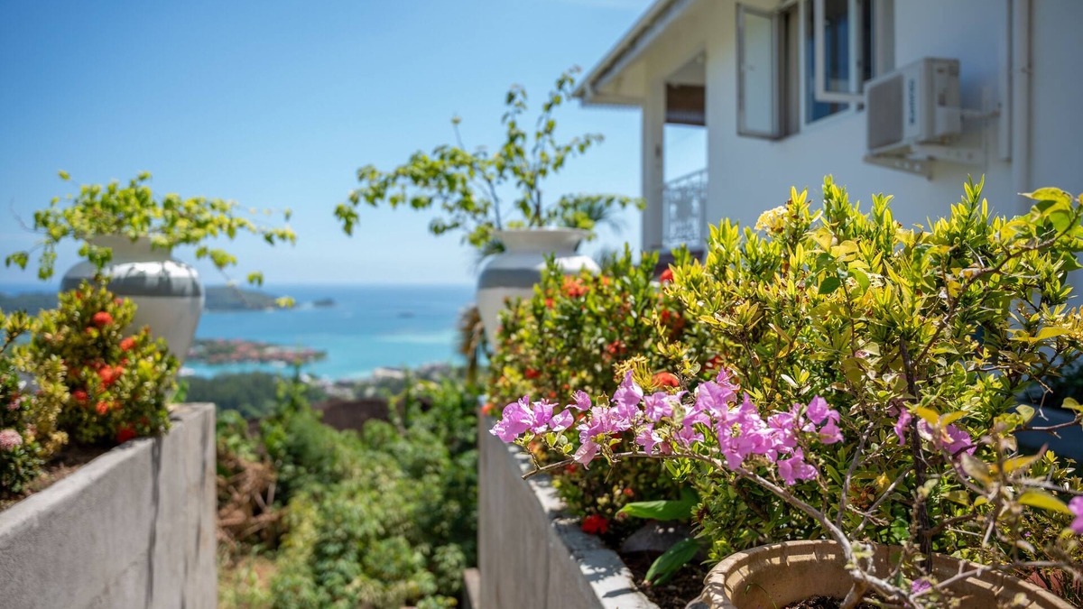 Zig Zag Ward Apartment | Beau Soleil Stunning Sea View