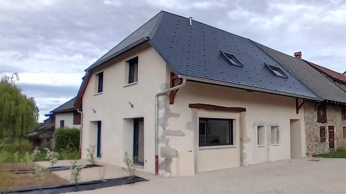 Mesigny Apartment | Beau T2 Neuf Dans une Maison Rénovée