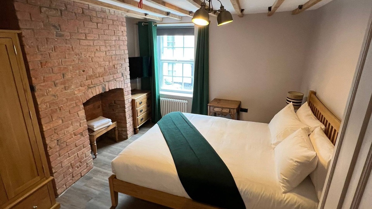 Newark House | Beaumond Cross Inn