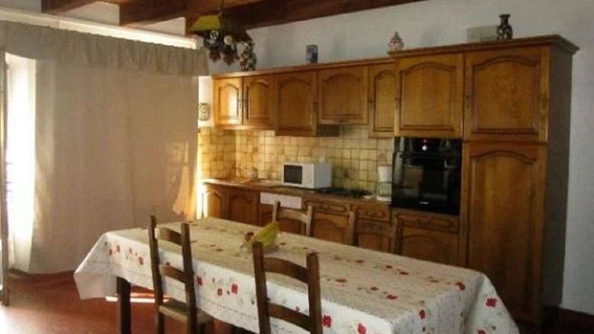 Saint-Bonnet-pres-Orcival House | Beautiful House for 4 person to Rent in saint Bonnet Pres Orcival