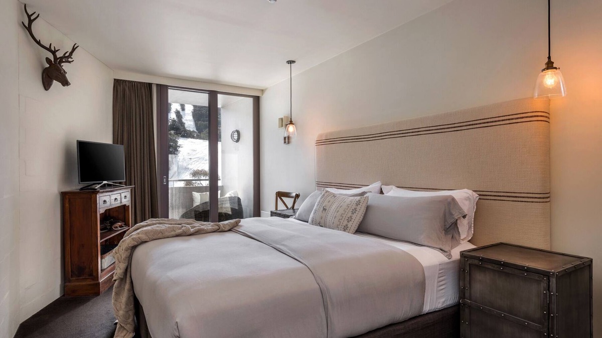 Thredbo Apartment | Beautiful one bedroom apartment in Thredbo with secure undercover parking