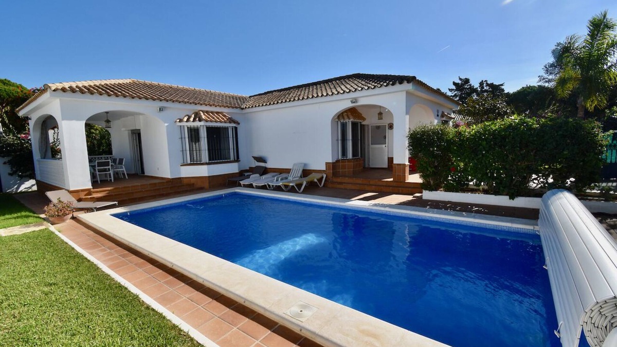 Los Gallos-Cerromolino Villa | Beautiful garden Villa for 7 with airconditioning