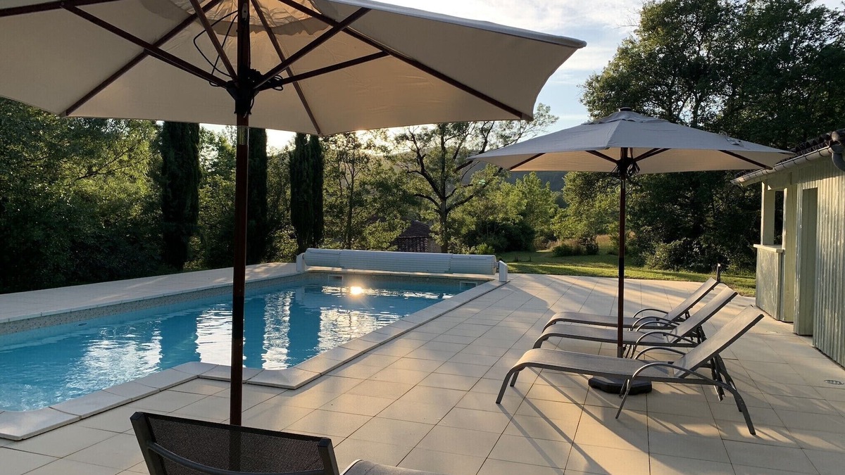 Saint-Antonin Noble Val Cottage | Beautiful stone Gite with heated pool by the river near Saint Antonin Noble Val