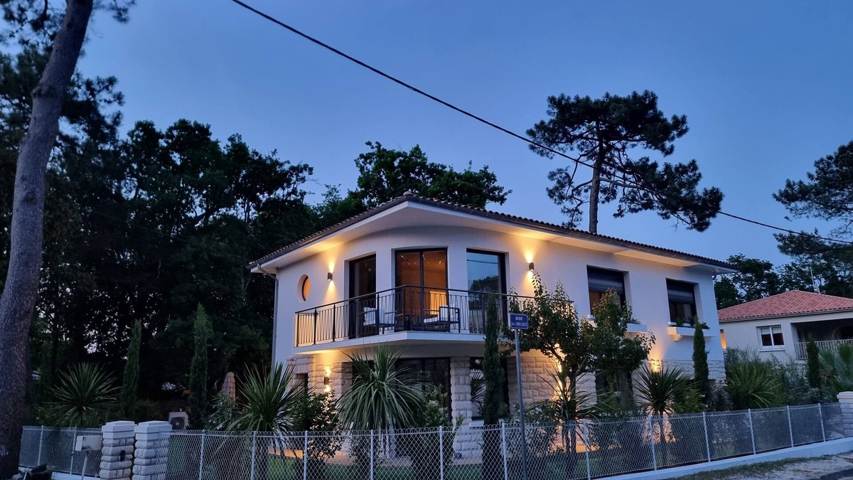 Saint-Georges-de-Didonne Villa | Beautiful modern house