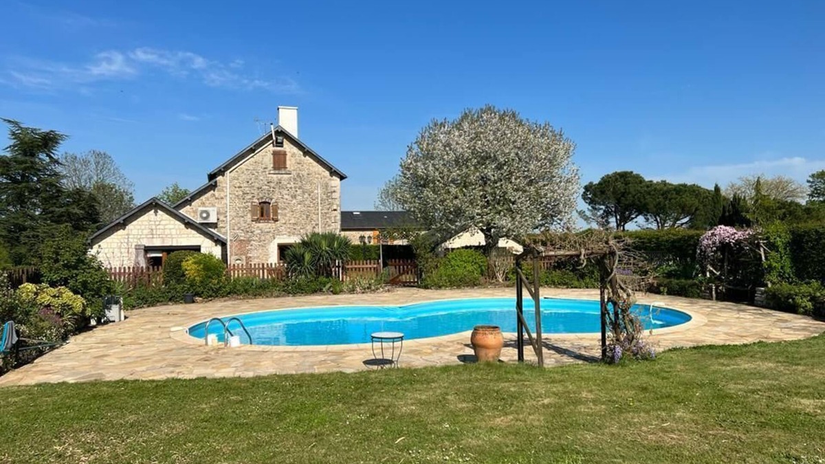 Saint-Georges-de-Noisne Other | Beautifully renovated Farmhouse in rural France with private pool