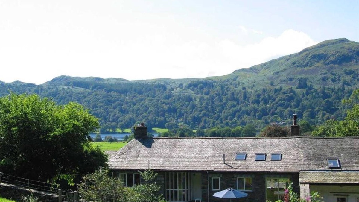 Grasmere House | Beautiful Barn Conversion with a Wonderful Outlook to the Lake, Village + Fells
