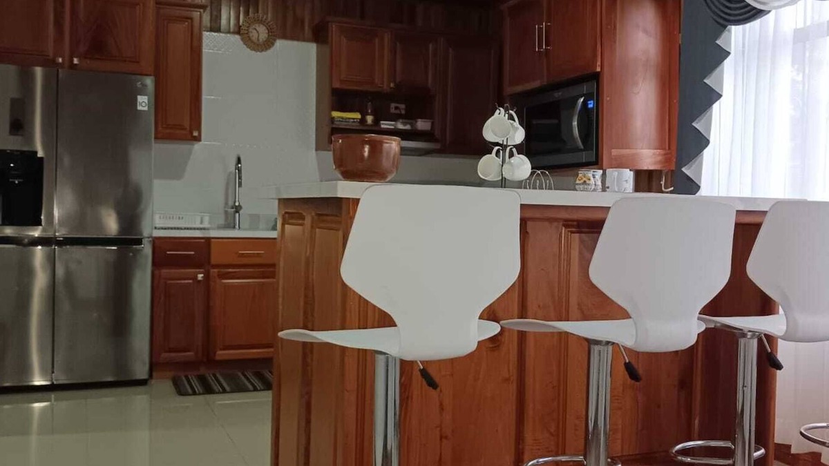 Buenos Aires House | Beautiful house! family sized, 5 minutes from downtown Santa Elena
