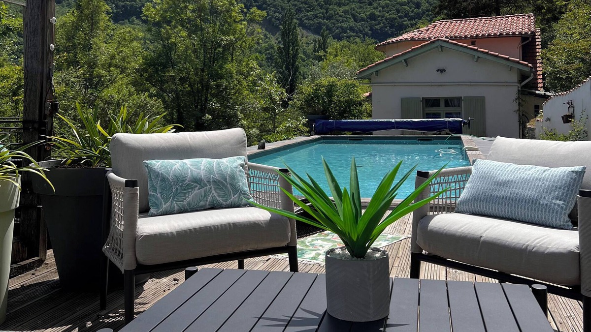 Saint-Antonin Noble Val House | Beautiful Family Villa private salt pool walking distance to St Antonin NVal