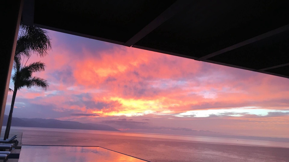 La Puntilla Condo | Beautiful 3 bedroom 3 bath with Beach Club on the beach
