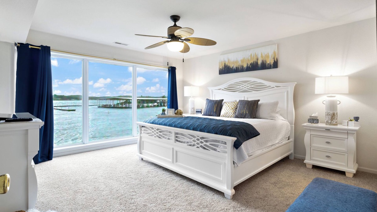 Village of Four Seasons Condo | Beautiful Lakefront Condo - 2 Master Suites and Queen Sofa Bed
