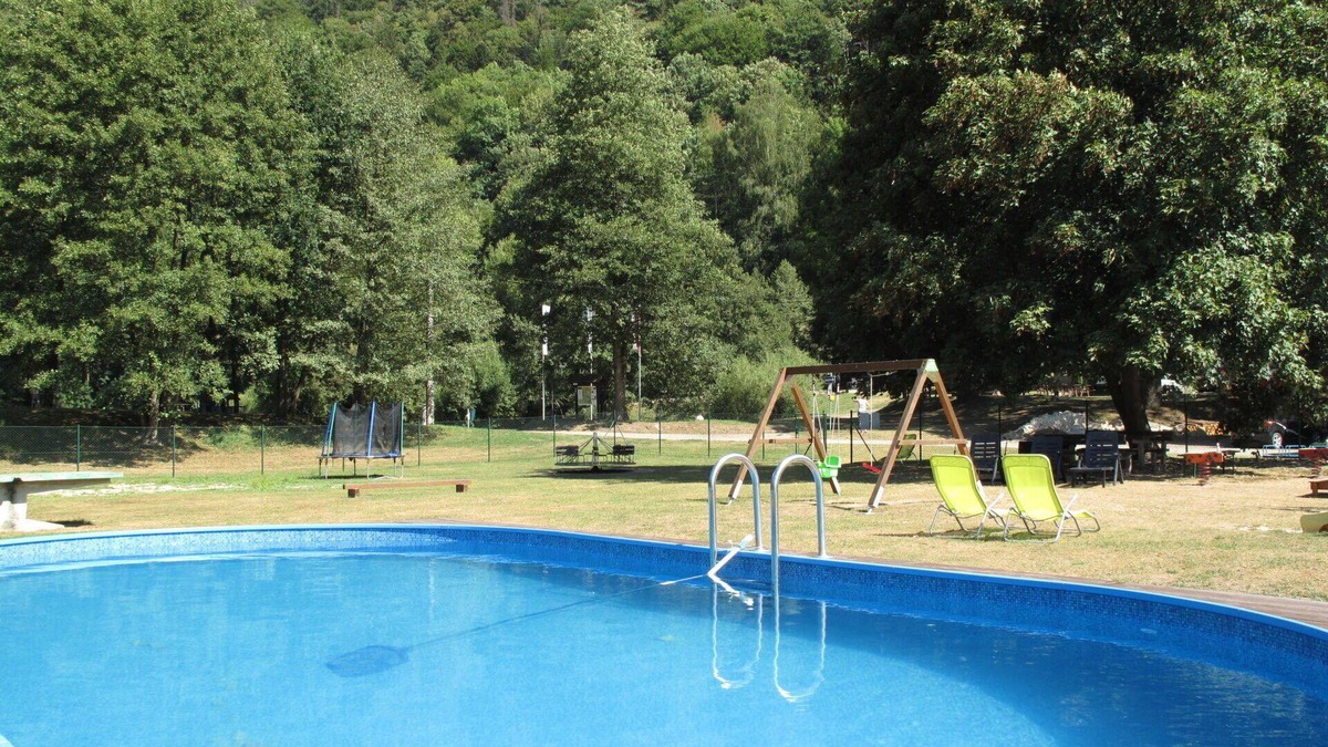 Ceska Metuje House | Beautiful private villa for 6 guests with pool, WIFI, TV, patio, pets allowed and panoramic view