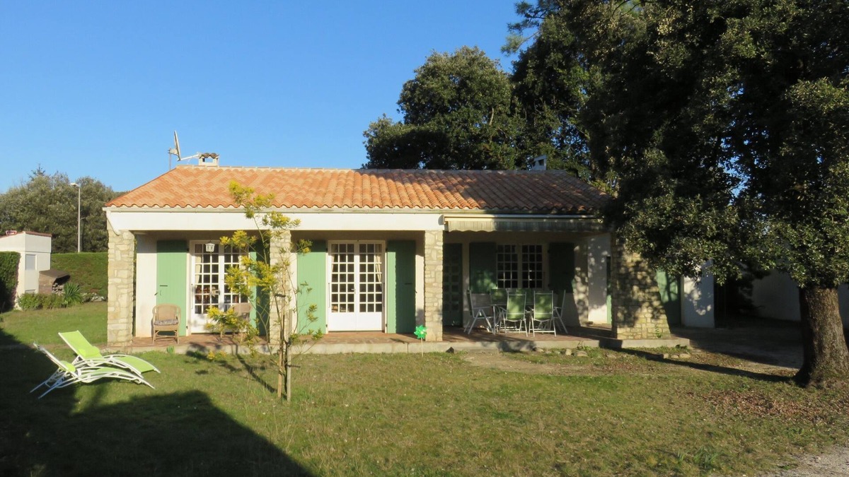 Saint-Georges-d'Oleron Villa | Beautiful villa on the road to the beach .