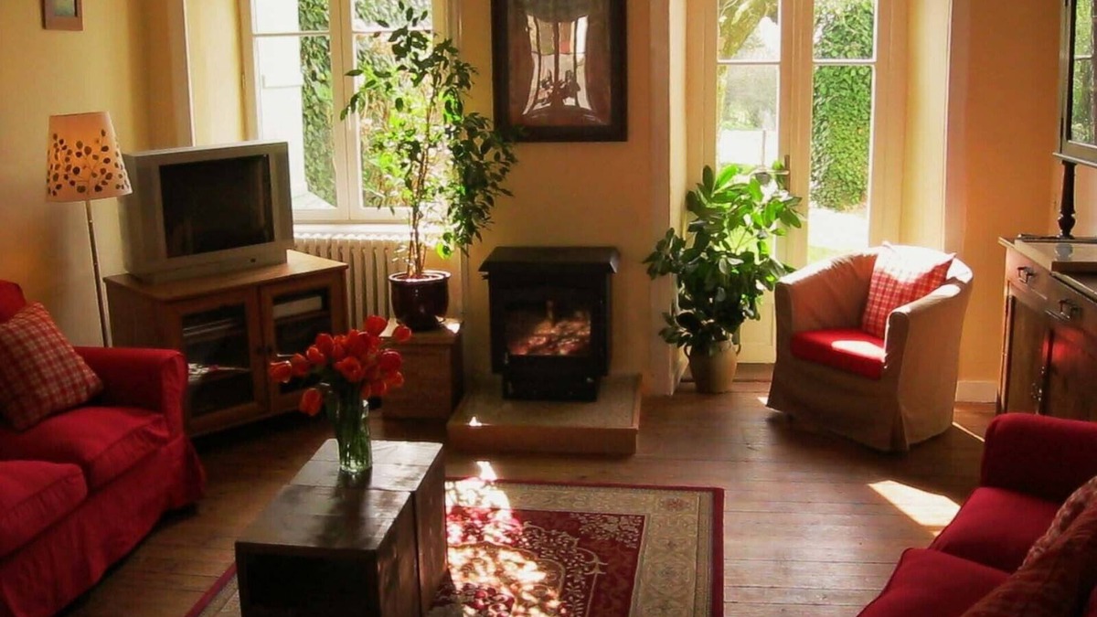 Saint-Germain-les-Belles Cottage | Beautiful village house, 6 bedrooms, large garden & short walk to lake beach