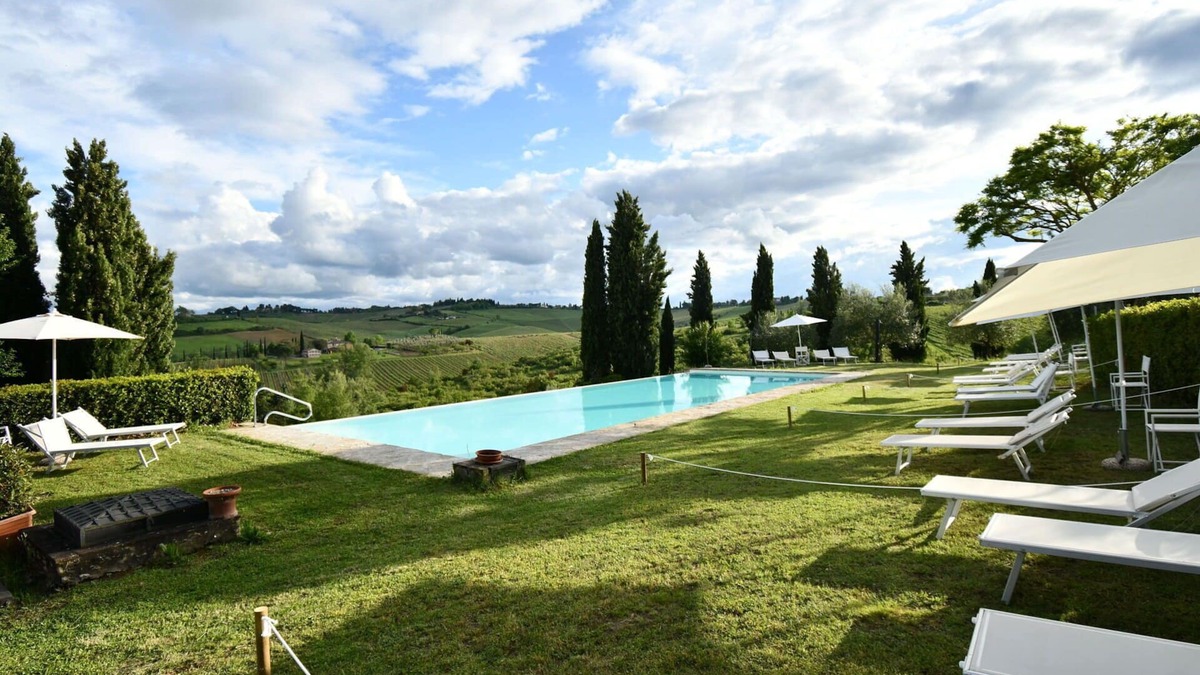 Ponte di Gabbiano Apartment | Beautiful apartment for 5 guests with A/C, pool, WIFI, TV, pets allowed and parking, close to Si.