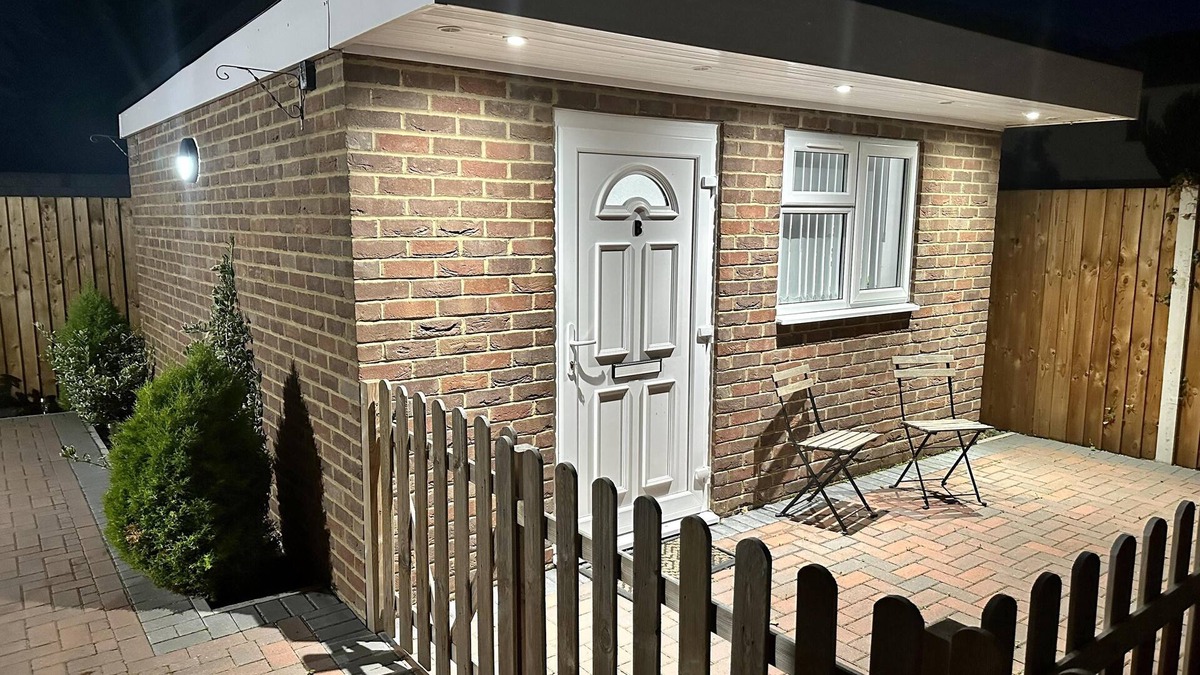 Luton Apartment | Beautiful 1-Bed Modern Luxury Apartment in Luton