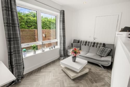 Oban Apartment | Beautiful 1 BR apt with private patio and free parking