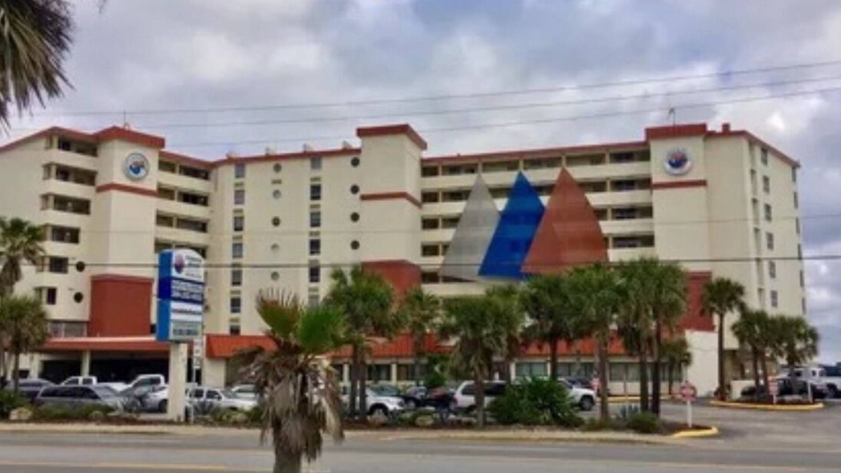 Lenox Park Condo | Beautiful 1-private bedroom ocean front condo in enjoyable Daytona Beach